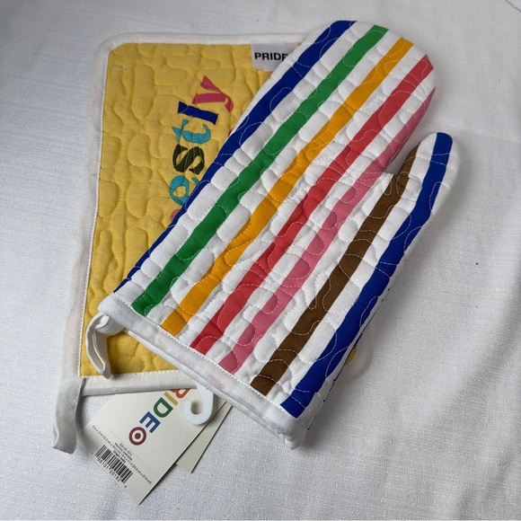 PRIDE Oven Mitt Potholder Set Rainbow Kitchen NEW Honestly Serve Free Gift Wrap! - Picture 3 of 8
